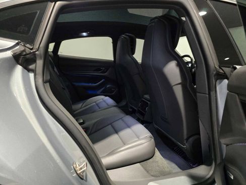 Used 2022 Porsche Taycan 4S image 17