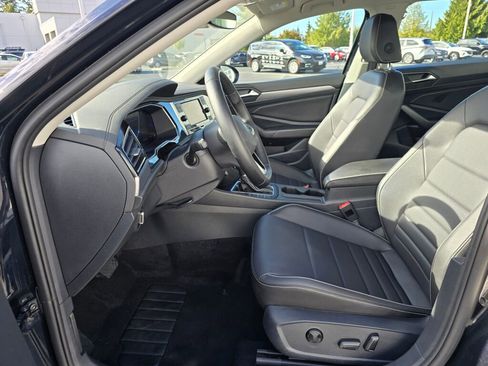 Used 2024 Volkswagen Jetta SE image 22