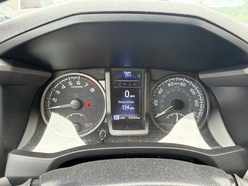 Used 2022 Toyota Tacoma TRD Sport w/ Technology Package AWD/4WD image 17