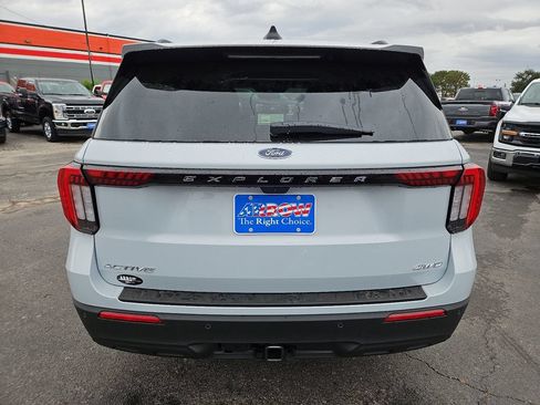 New 2026 Ford Explorer Active AWD/4WD image 10