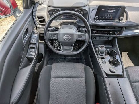 Used 2025 Nissan Rogue SV AWD/4WD image 17