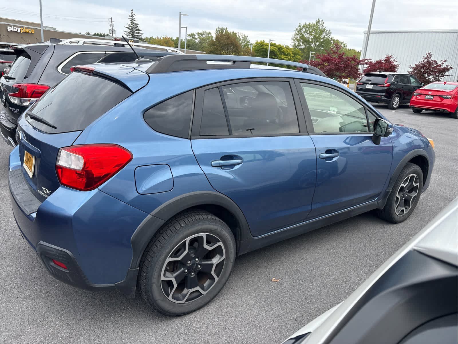 Used 2015 Subaru Crosstrek 2.0i Limited AWD/4WD image 3