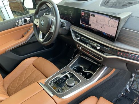 Used 2024 BMW X7 xDrive40i AWD/4WD image 32