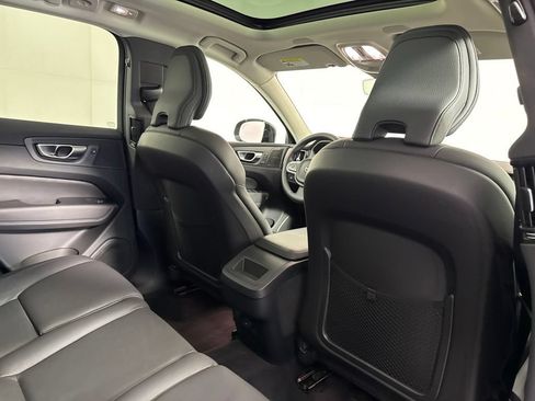 Used 2023 Volvo XC60 B5 Plus AWD/4WD image 17