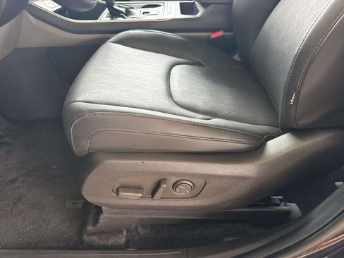 Used 2026 Kia Carnival FWD image 16