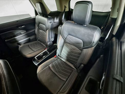 Used 2024 Nissan Pathfinder Platinum AWD/4WD image 23