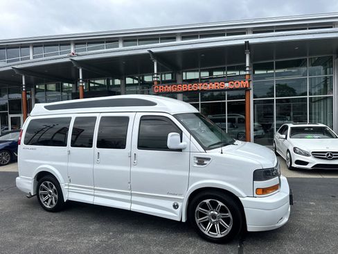 Used 2016 GMC Savana 2500 RWD image 1