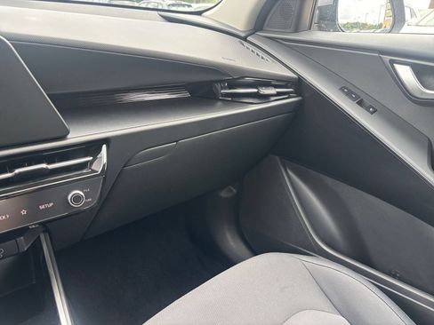 Used 2026 Kia Niro LX FWD image 28