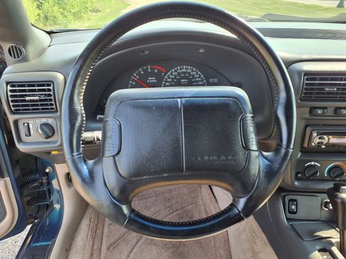 Used 1997 Chevrolet Camaro Z28 RWD image 10