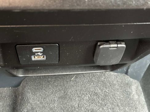 Used 2022 Ford F450 XLT w/ XLT Value Package image 31