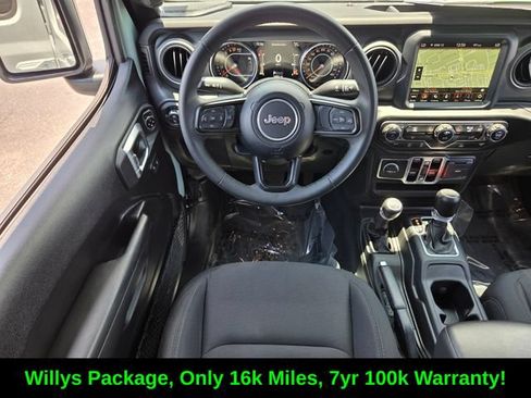 Used 2023 Jeep Gladiator Sport AWD/4WD image 16