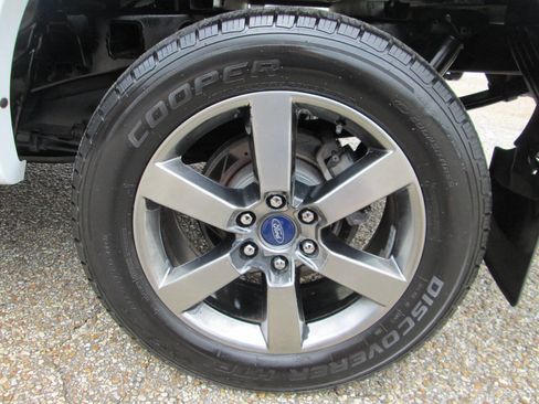 Used 2016 Ford F150 XLT w/ Equipment Group 302A Luxury AWD/4WD image 16