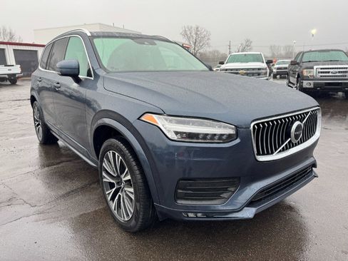 Used 2021 Volvo XC90 T6 Momentum image 7
