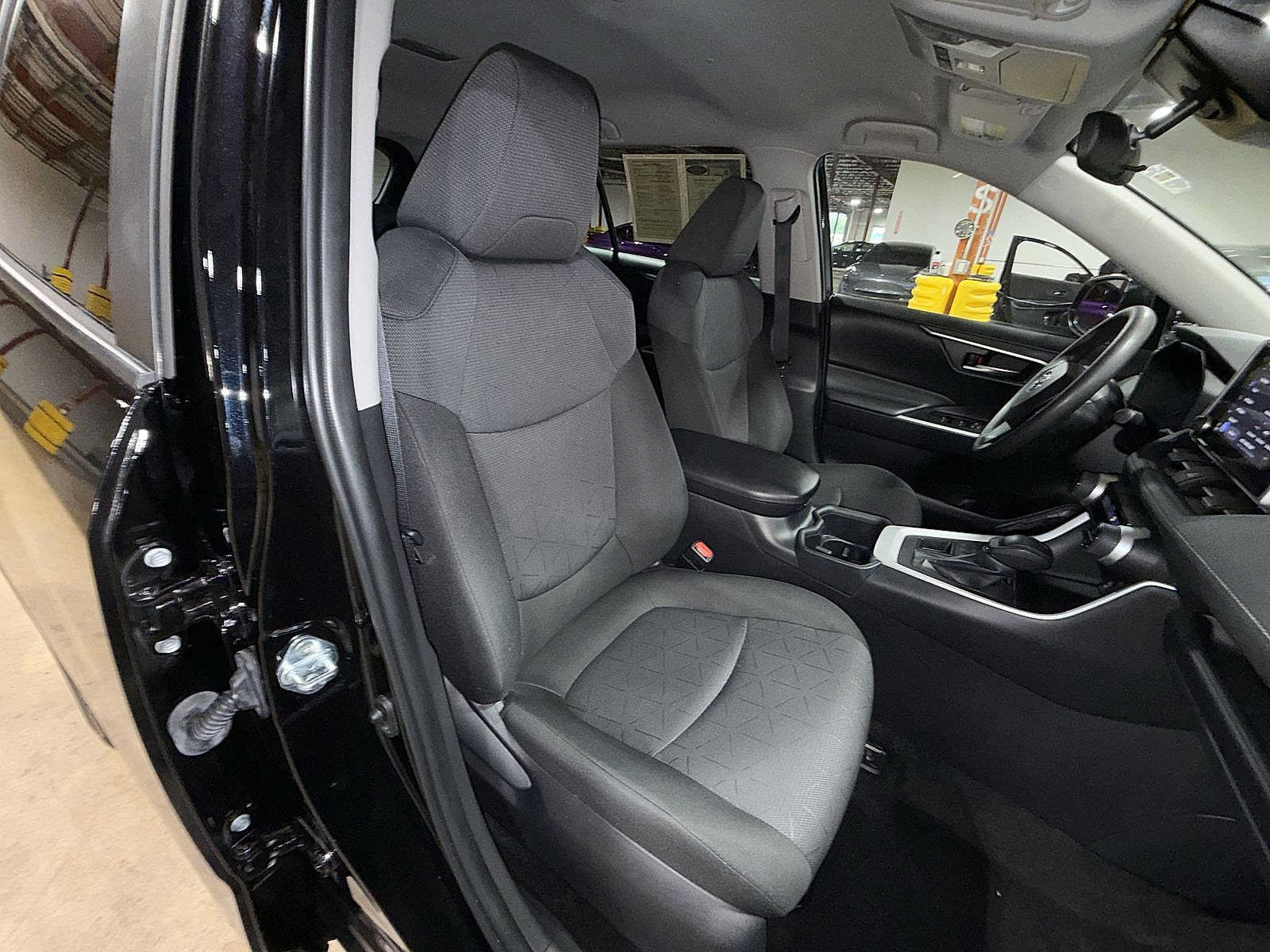 Certified 2025 Toyota RAV4 XLE AWD/4WD image 16