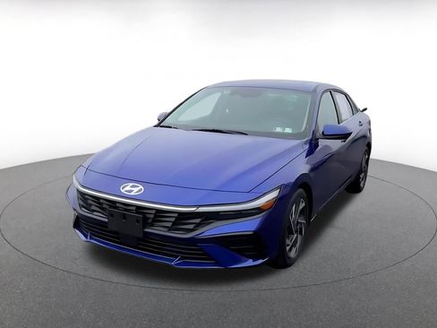 Used 2025 Hyundai Elantra SEL image 6