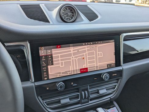 New 2026 Porsche Macan image 17