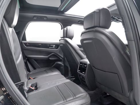 Used 2020 Porsche Cayenne AWD/4WD image 48