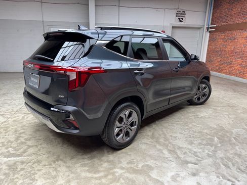 Used 2024 Kia Seltos S AWD/4WD image 5