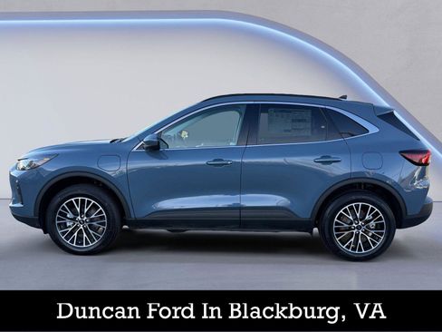 New 2026 Ford Escape PHEV w/ PHEV Premium Package image 6