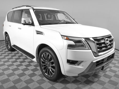 Used 2024 Nissan Armada Platinum w/ Captain's Chairs Package RWD image 2