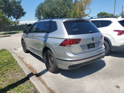 Used 2022 Volkswagen Tiguan SE R-Line FWD image 5