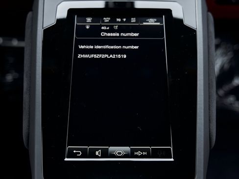 Used 2023 Lamborghini Huracan EVO image 67