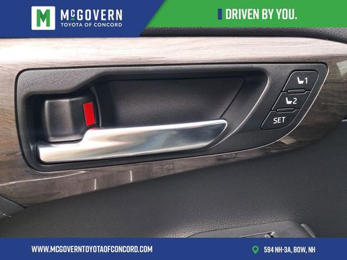 Used 2023 Toyota Highlander Platinum AWD/4WD image 23