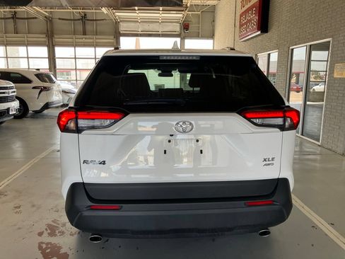 Used 2025 Toyota RAV4 XLE AWD/4WD image 5