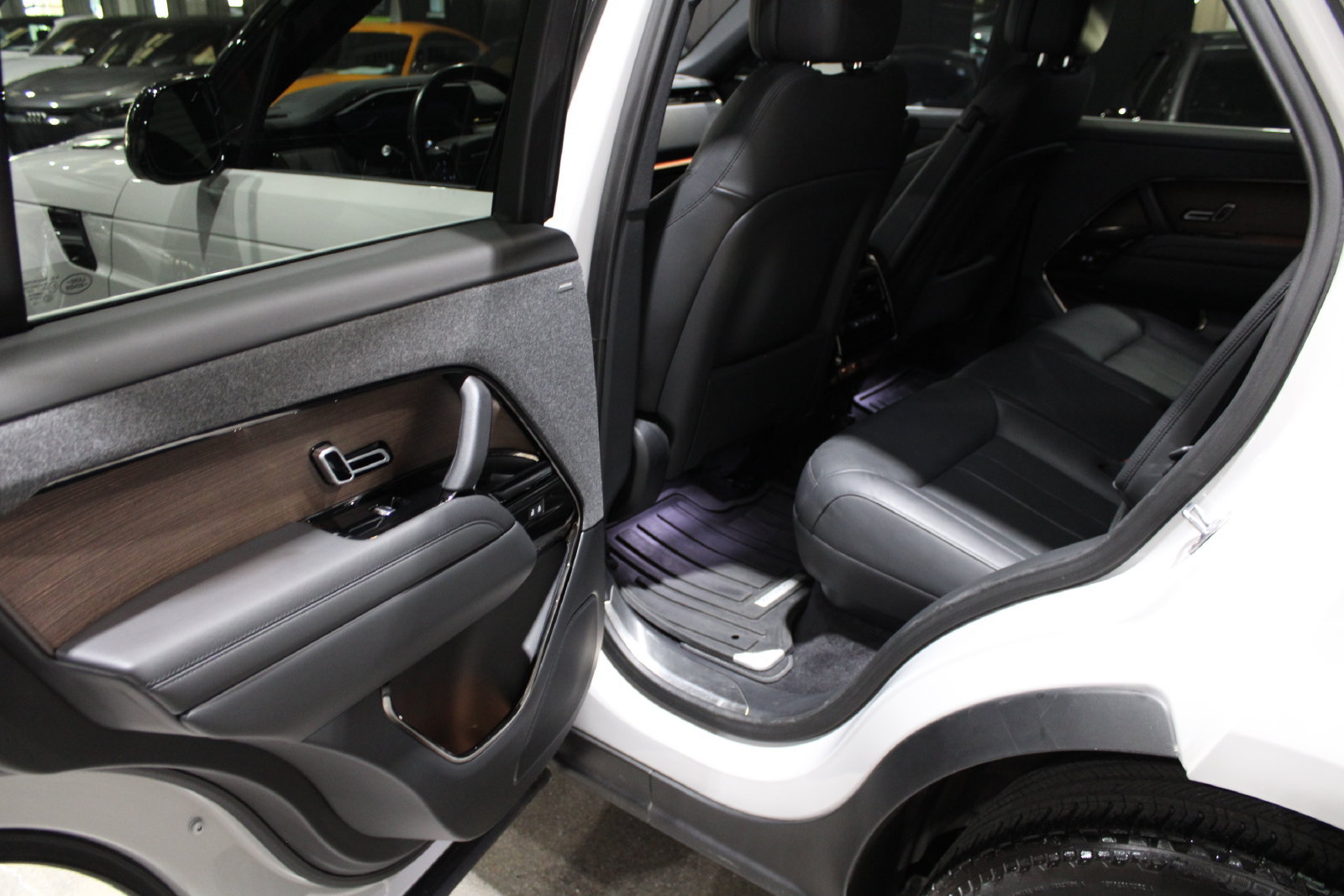 Used 2023 Land Rover Range Rover Sport SE AWD/4WD image 16