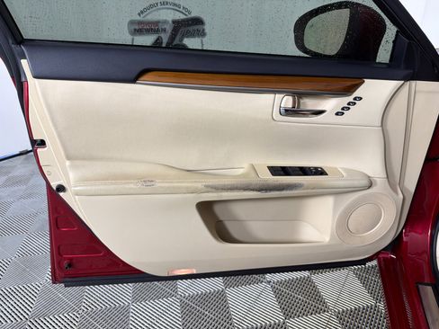Used 2015 Lexus ES 300h w/ Navigation System Package FWD image 8