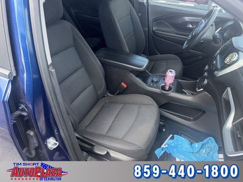 Used 2022 GMC Terrain SLE w/ Driver Convenience Package FWD image 8