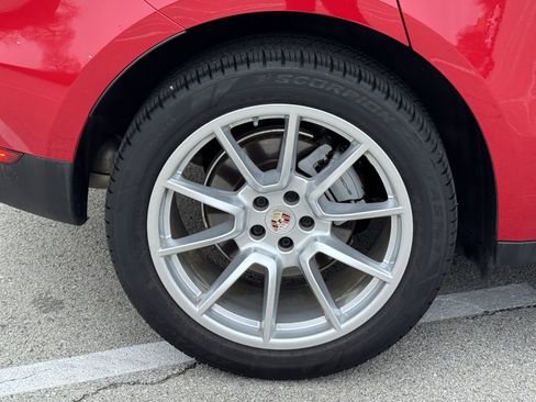 Used 2017 Porsche Macan S image 41