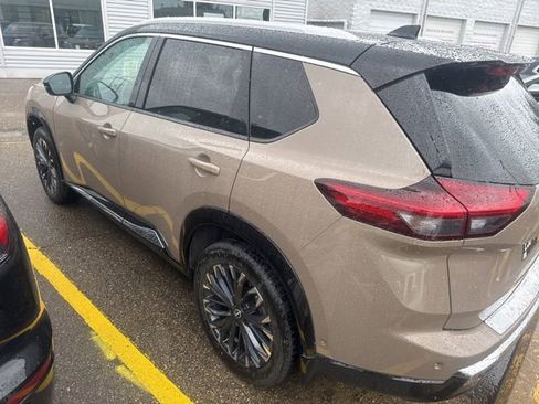 Certified 2024 Nissan Rogue Platinum w/ Platinum Premium Package AWD/4WD image 7