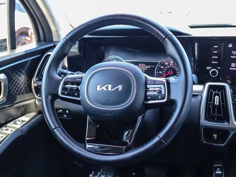 Certified 2023 Kia Sorento EX FWD image 17