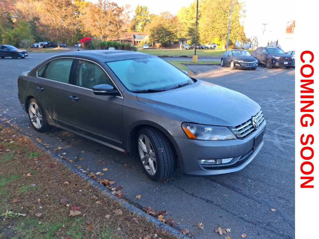 Used 2013 Volkswagen Passat TDI SEL Premium FWD image 4