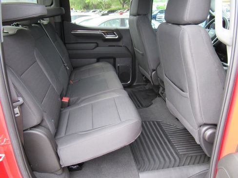 Used 2025 Chevrolet Silverado 1500 LT image 31