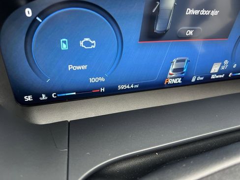Used 2025 Ford Escape SE w/ PHEV Premium Package FWD image 17