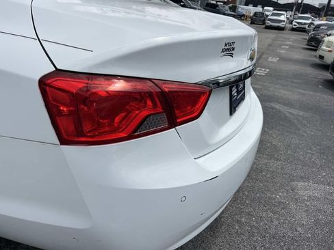 Used 2014 Chevrolet Impala LT w/ Convenience Package FWD image 10