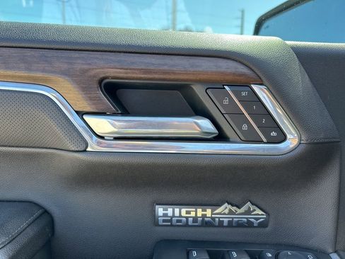 Used 2023 Chevrolet Silverado 1500 High Country w/ High Country Premium Package image 19