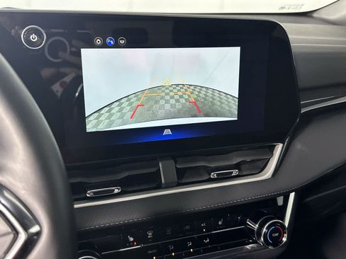 Used 2025 Chevrolet Equinox LT FWD image 6