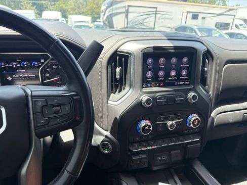 Used 2020 GMC Sierra 2500 Denali w/ Denali Ultimate Package AWD/4WD image 14