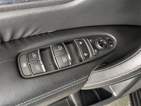 Used 2019 Nissan Armada SL w/ Premium Package image 12