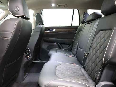 Used 2025 Volkswagen Atlas SEL Premium R-Line AWD/4WD image 27