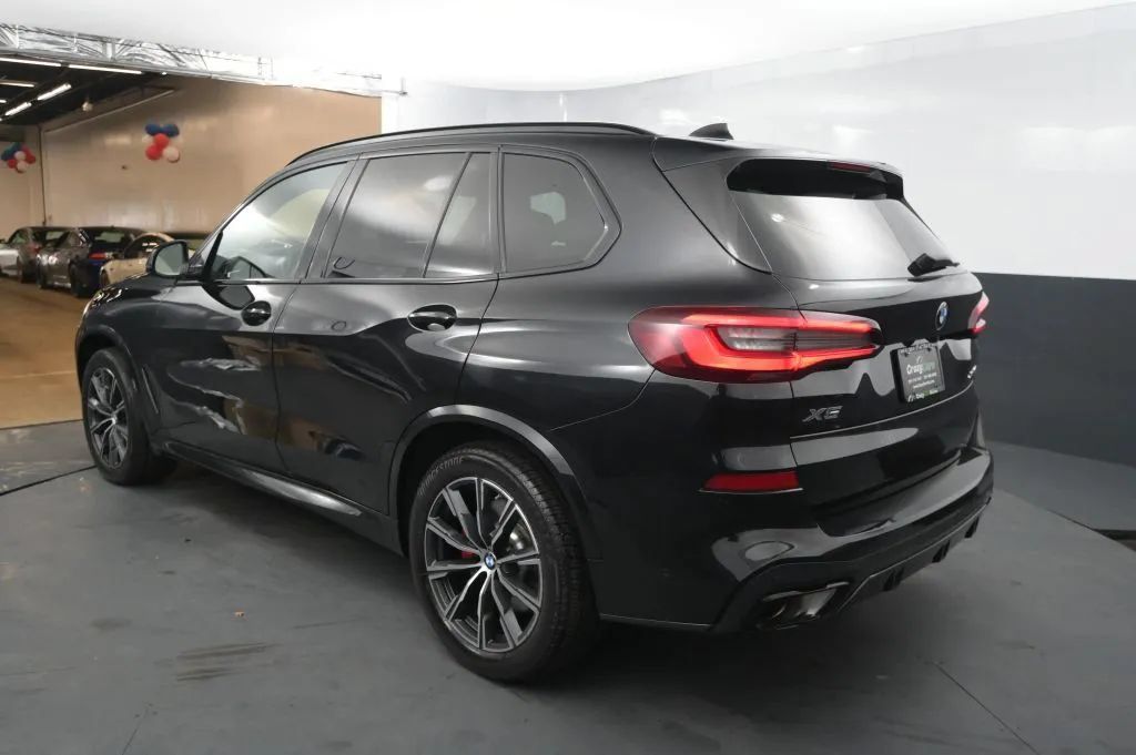 Used 2021 BMW X5 xDrive40i w/ M Sport Package AWD/4WD image 3