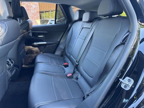 Used 2025 Mercedes-Benz GLC 350e 4MATIC image 6