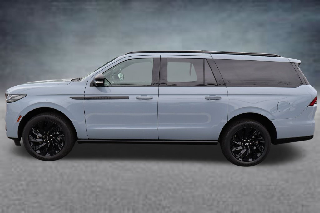 New 2027 Lincoln Navigator L Reserve w/ Jet Appearance Package AWD/4WD image 4