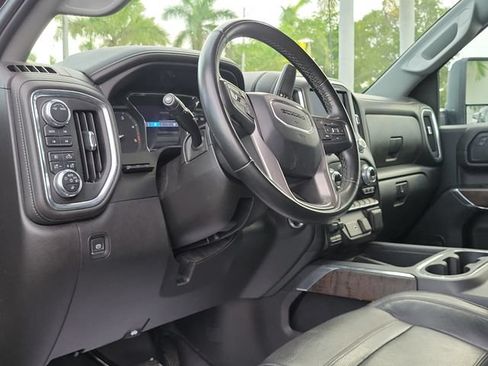 Used 2023 GMC Sierra 2500 Denali w/ Denali Black Diamond Edition AWD/4WD image 10