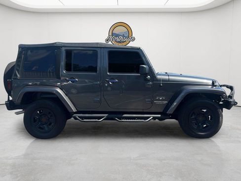 Used 2018 Jeep Wrangler Unlimited Sahara AWD/4WD image 22