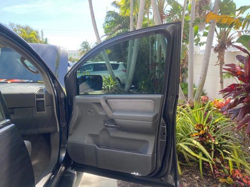 Used 2006 Nissan Armada SE image 12