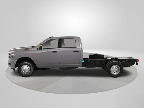 New 2025 RAM 3500 Big Horn AWD/4WD image 3